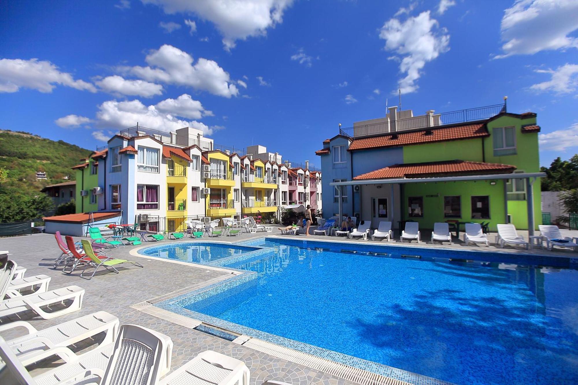 Private Apartment With Parking And Pool Balchik Eksteriør billede