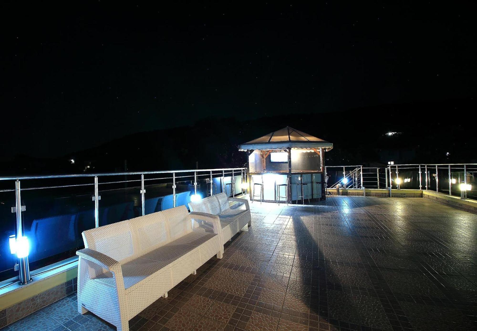Private Apartment With Parking And Pool Balchik Eksteriør billede